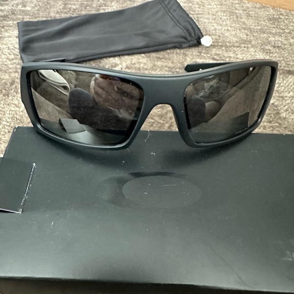Oakley Sunglasses - NEW - Picture 10 of 10